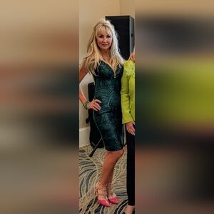 Elegant Green Sequin Midi Dress